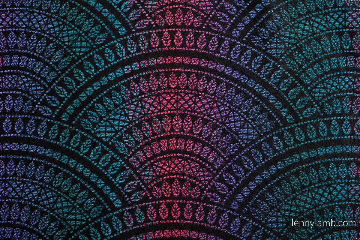 LennyLight - Peacock's Tail Black Opal (cotton, merino, silk, cashmere)