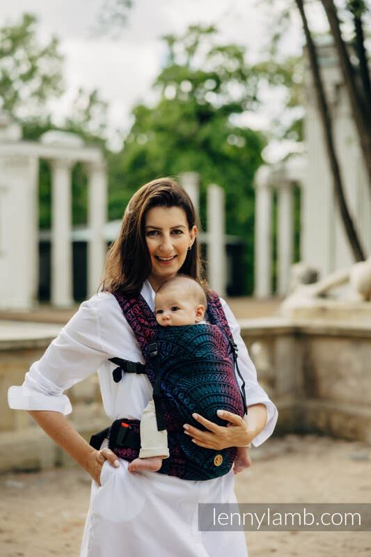 LennyLight - Peacock's Tail Black Opal (cotton, merino, silk, cashmere)