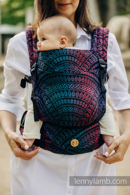 LennyLight - Peacock's Tail Black Opal (cotton, merino, silk, cashmere)