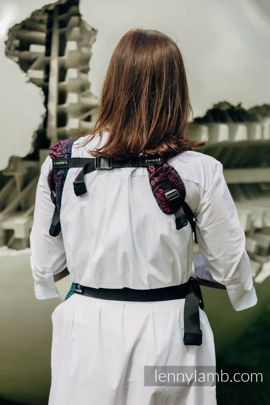 LennyLight - Peacock's Tail Black Opal (cotton, merino, silk, cashmere)