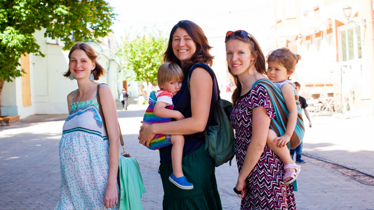 Improve your posture after birth with babywearing