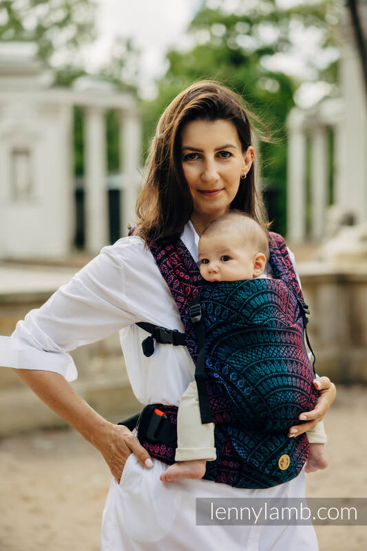 LennyLight - Peacock's Tail Black Opal (cotton, merino, silk, cashmere)